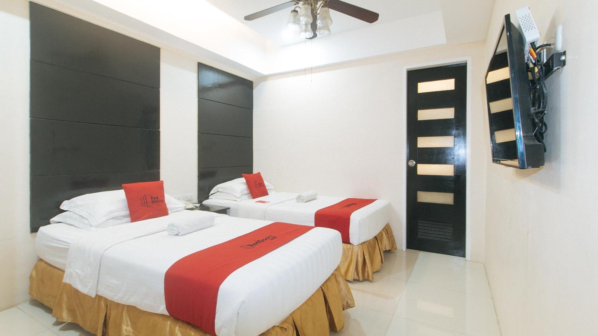 Reddoorz At Grand Apartelle Hernan Cortes Cebu Exterior foto